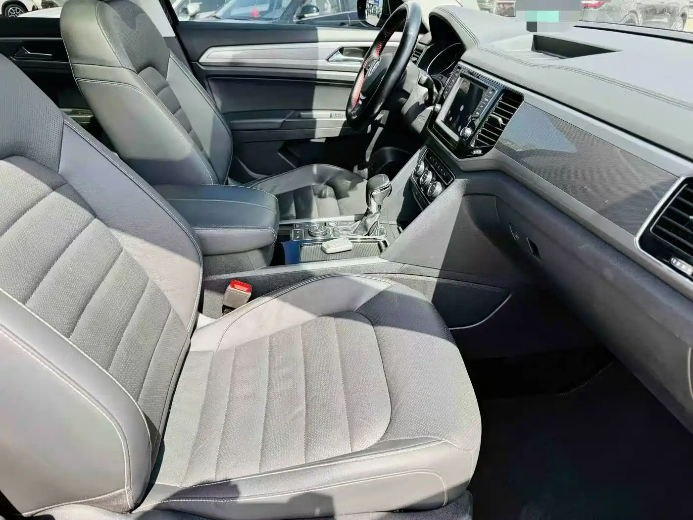 Volkswagen Teramont 2019 380TSI 4WD Luxury Edition China VI фото 7