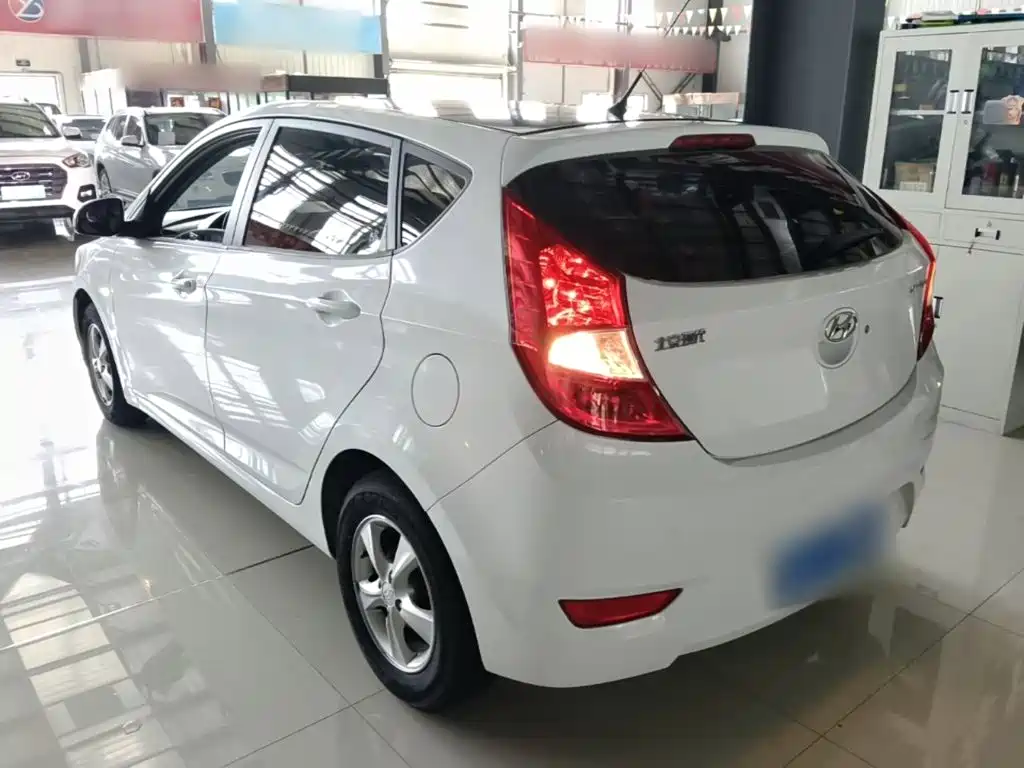 Hyundai Reina 2015 2014 Model 1.4L Automatic GLX