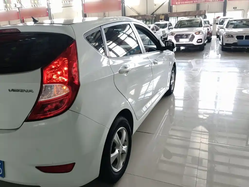 Hyundai Reina 2015 2014 Model 1.4L Automatic GLX
