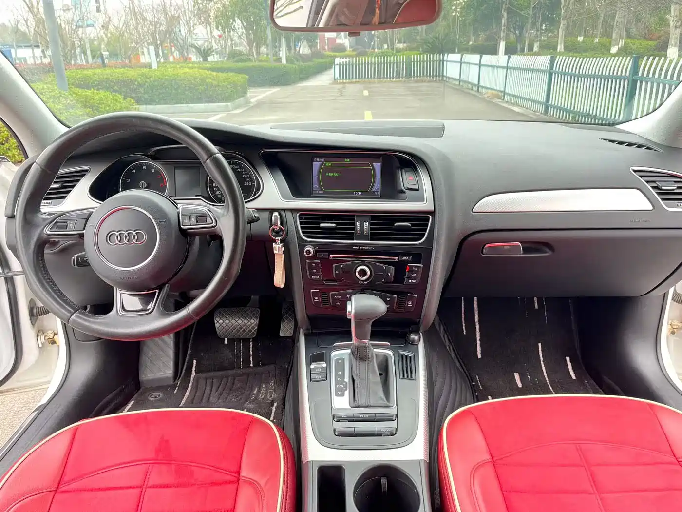 Audi A4L 2013 35 TFSI Automatic Comfort фото 4