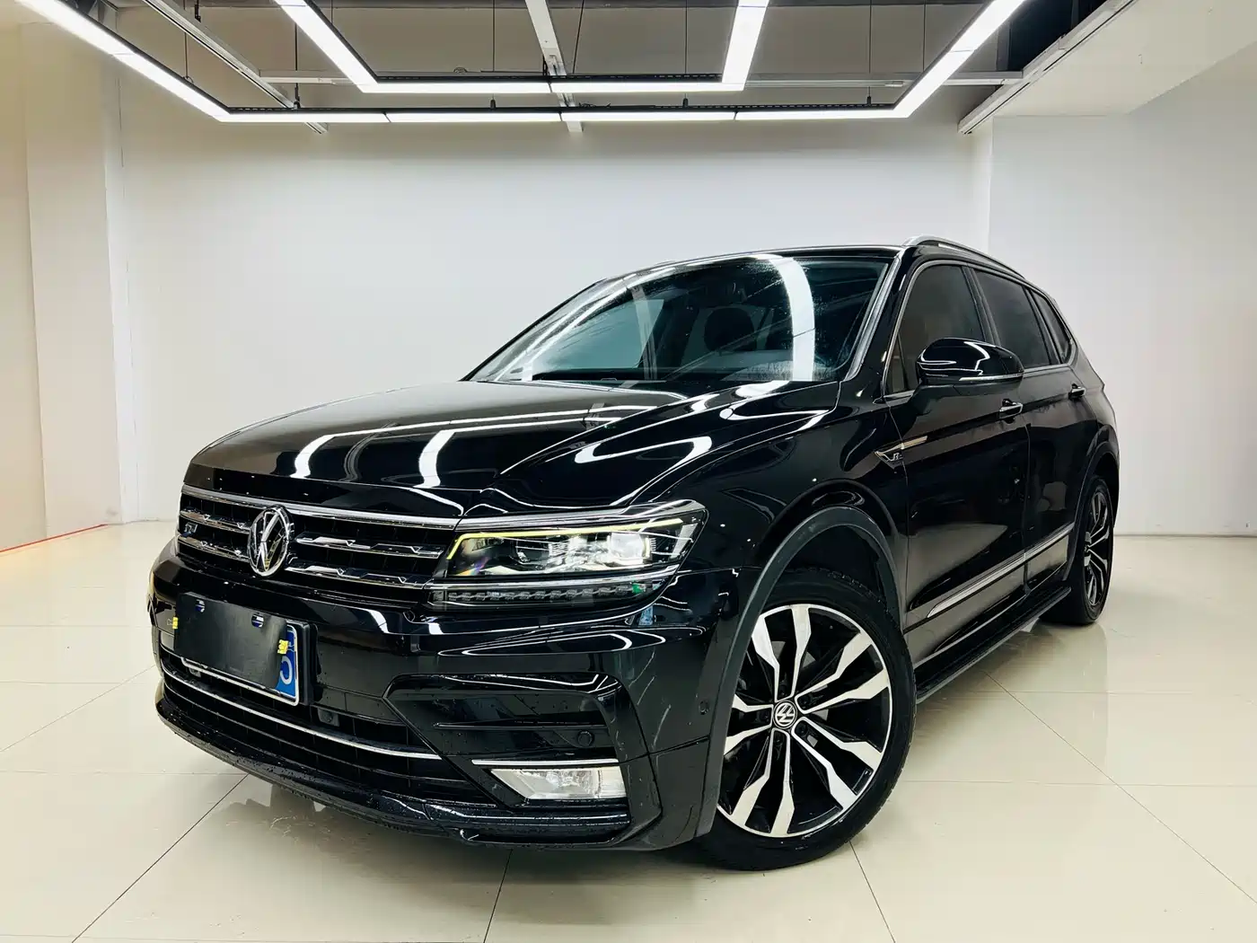 Volkswagen Tiguan L 2019 330TSI Automatic 2WD R-Line Flagship Edition China VI