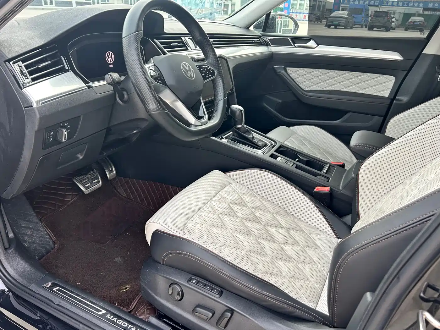 Volkswagen Magotan 2023 Model 2 Million Commemorative Edition 380TSI DSG Flagship фото 7