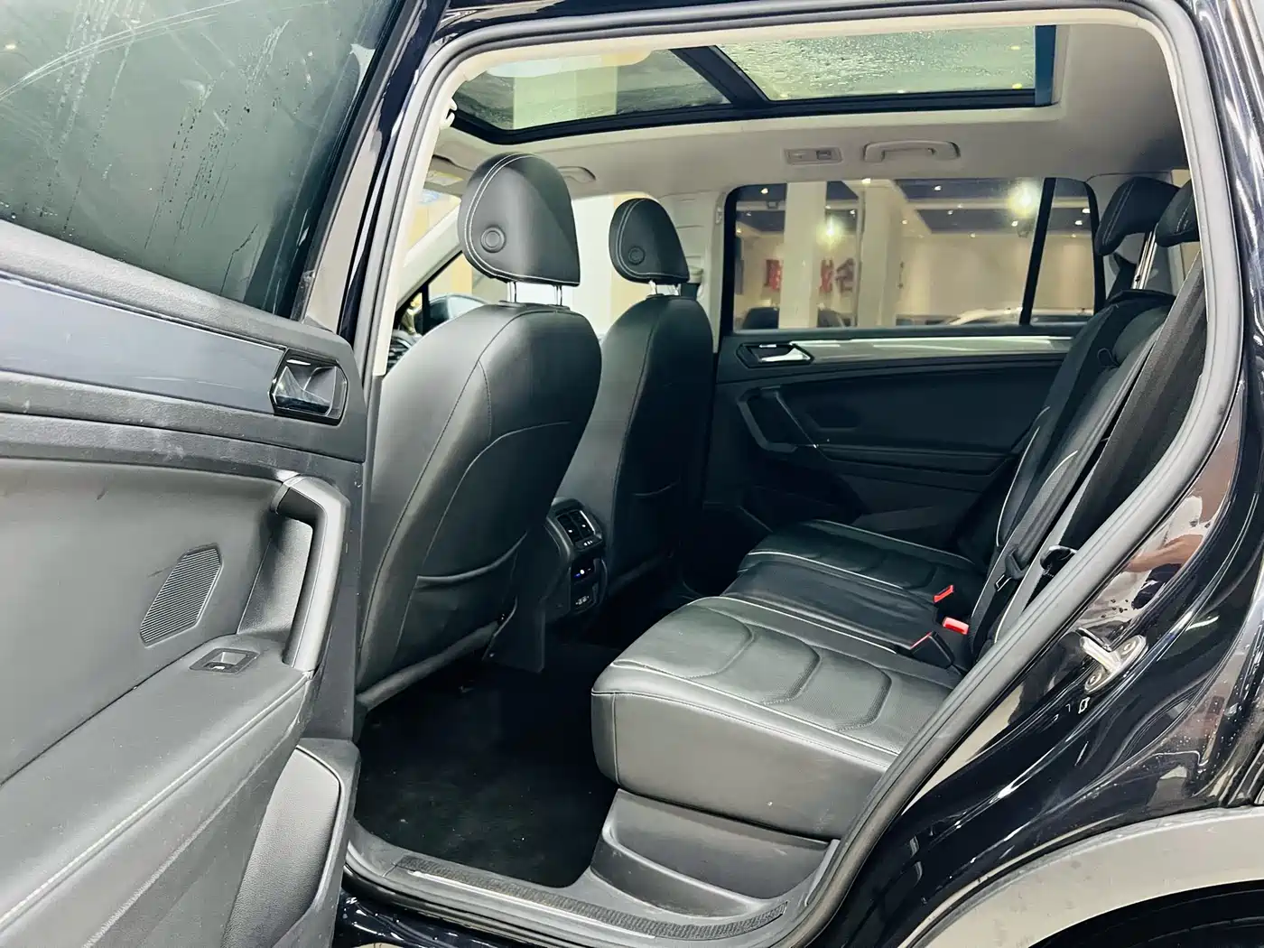 Volkswagen Tiguan L 2019 330TSI Automatic 2WD R-Line Flagship Edition China VI фото 10