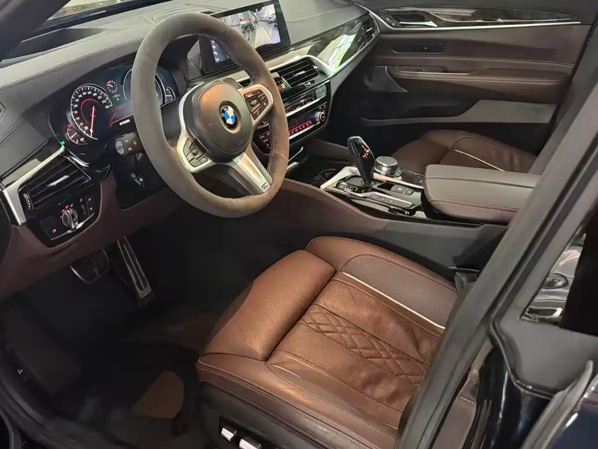 BMW 6 Series GT 2018 640i xDrive M Sport Package фото 7