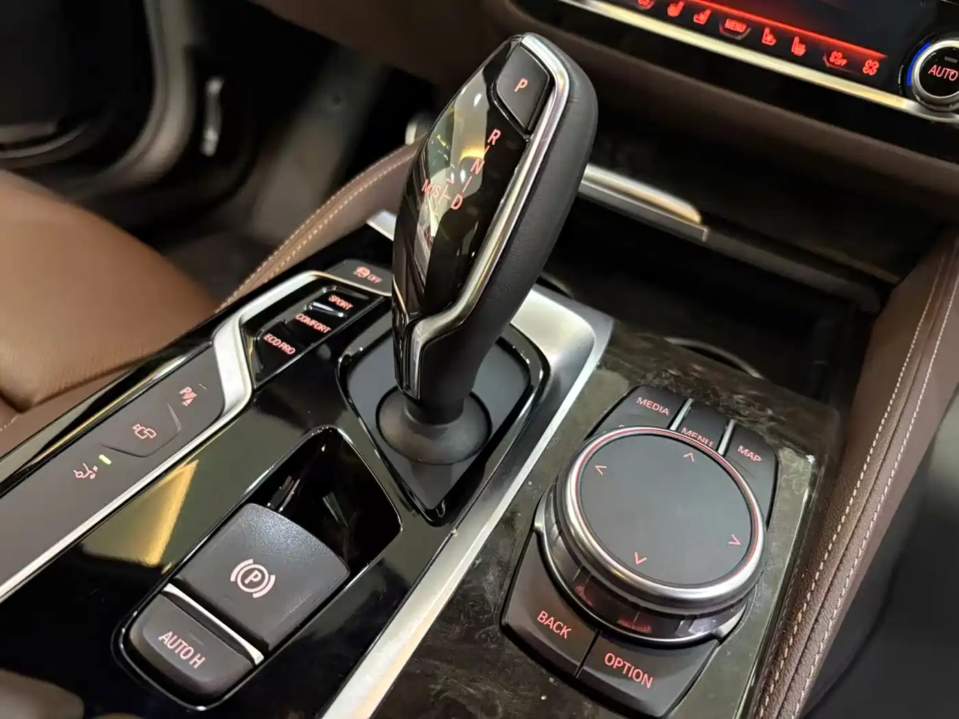 BMW 6 Series GT 2018 640i xDrive M Sport Package фото 19