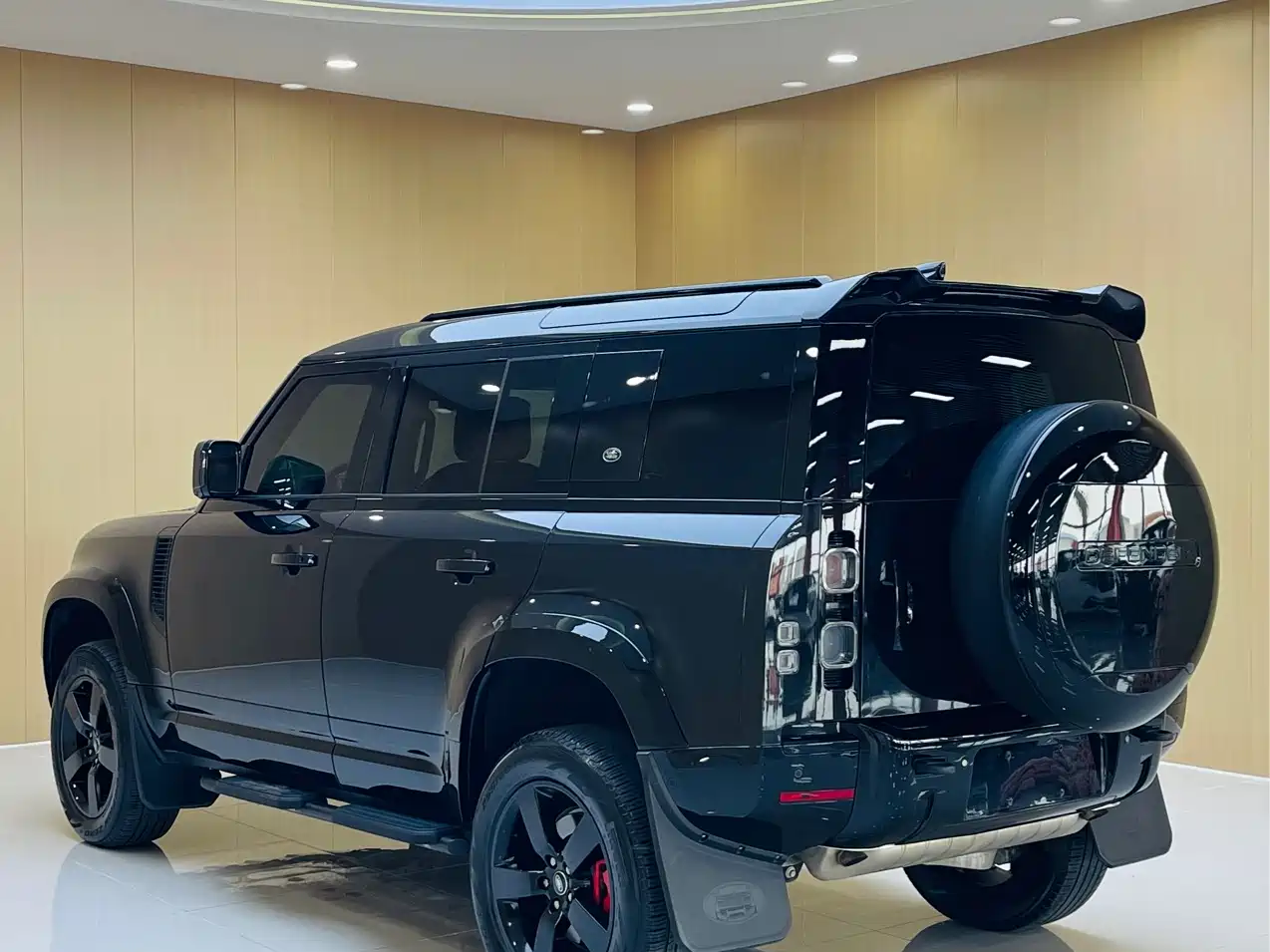 Land Rover Defender 2024 110 3.0T P400 X-DYNAMIC HSE фото 7