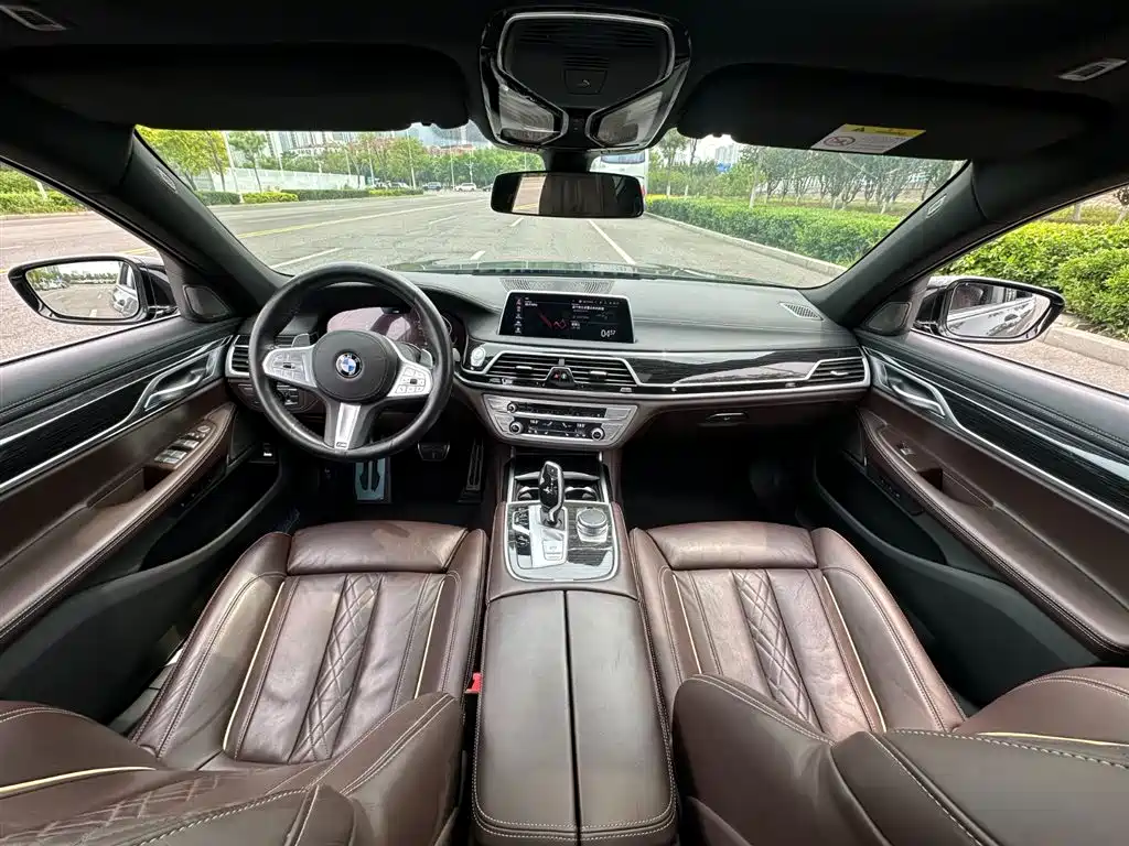 BMW 7 Series 2019 730Li M Sport Package фото 9