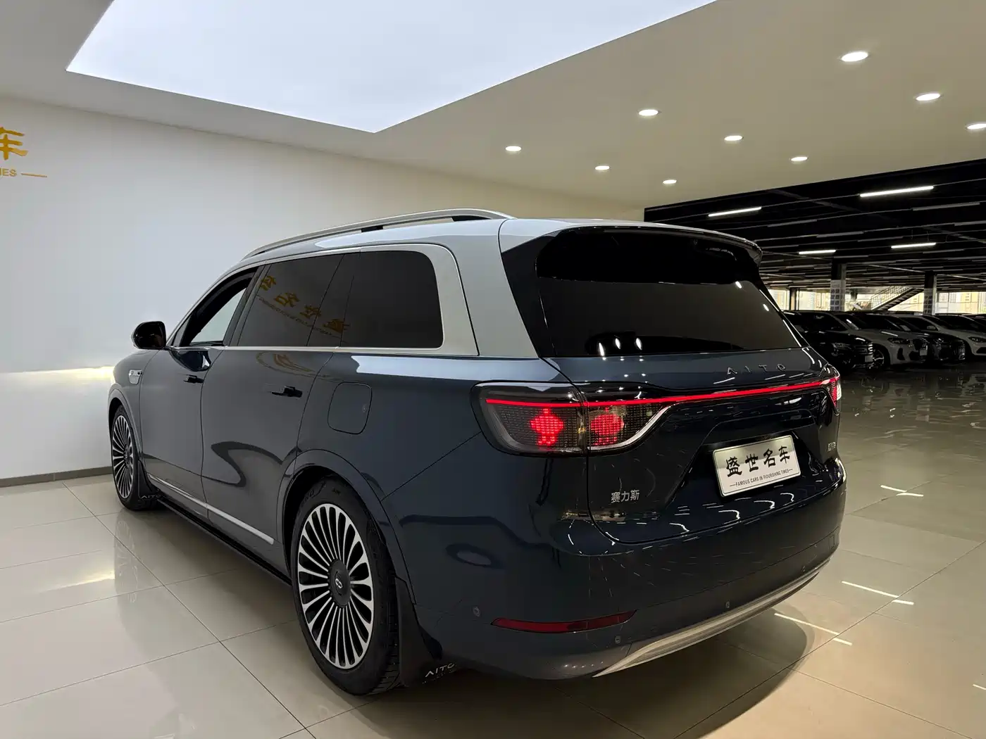 AITO Wenjie AITO M9 2024 Range Extender Ultra 52kWh 6-seater фото 25