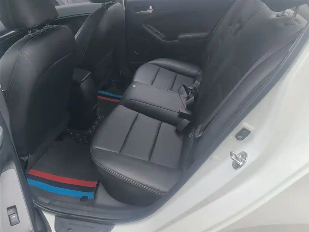 Kia K3 2013 1.6L Automatic GLS фото 17