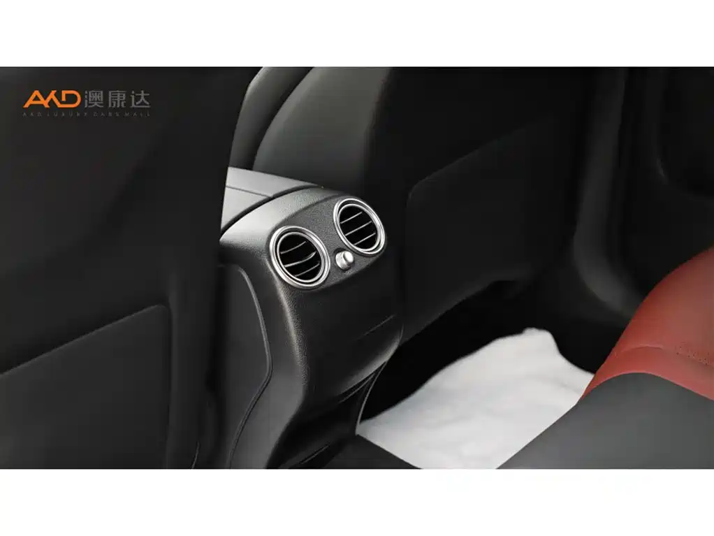 Mercedes-Benz GLC Coupe 2019 GLC 260 4MATIC Coupe SUV фото 9