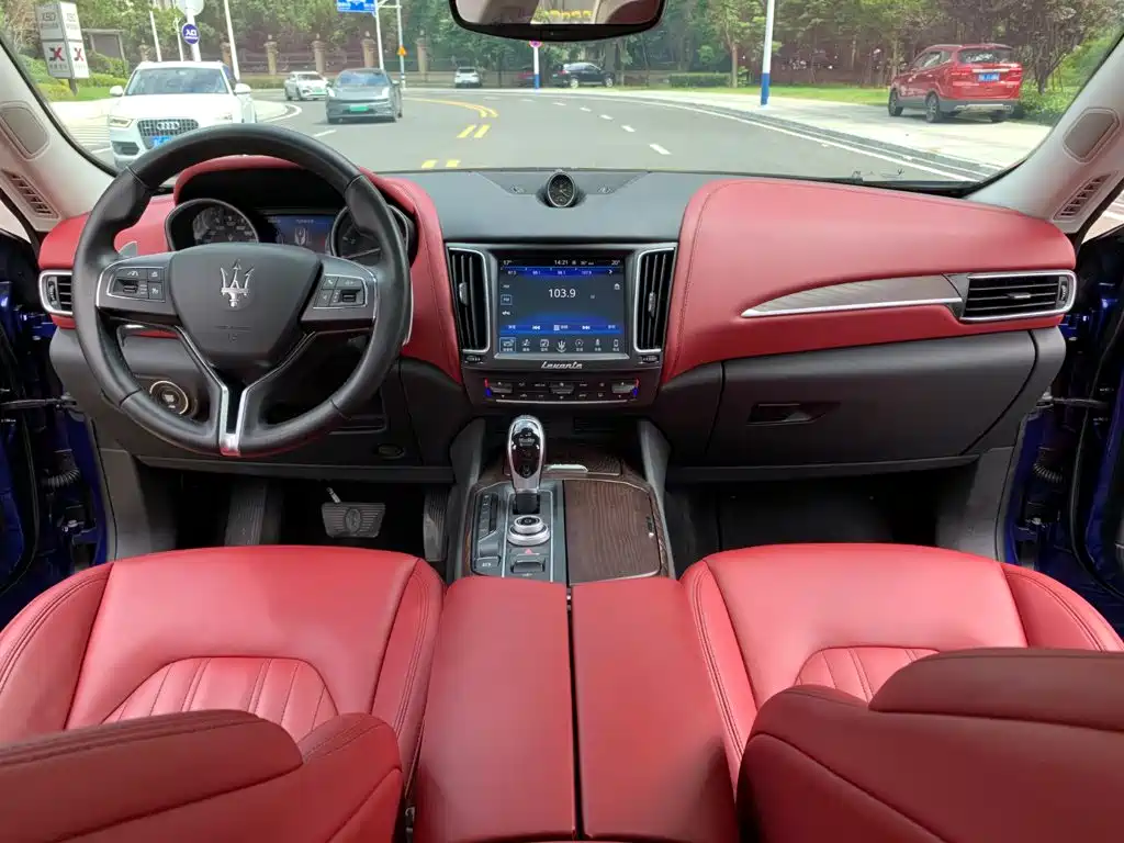 Фото 10 - Maserati Levante