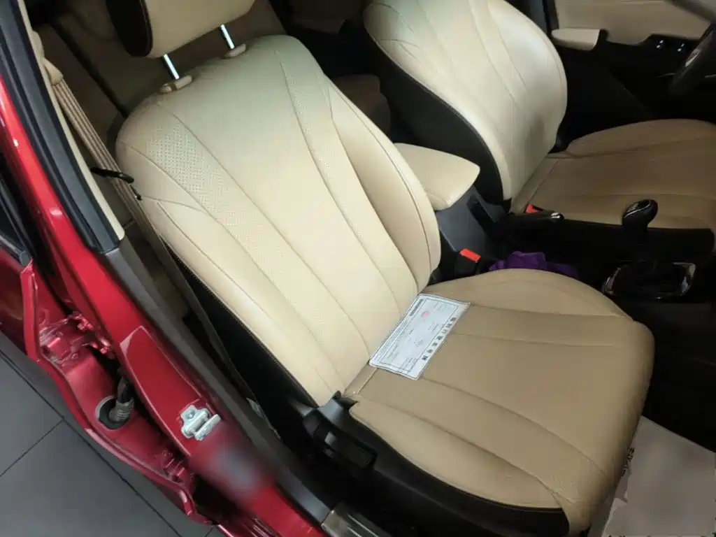Baojun 310W 2018 2017 1.5L Manual Fashion Edition (China V)