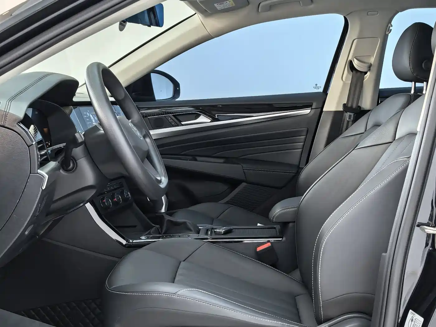 Volkswagen Passat 2023 280TSI Business Edition фото 6