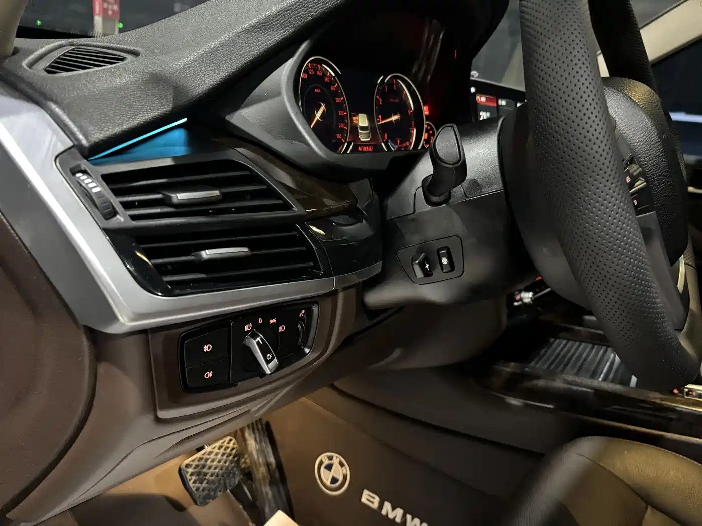 BMW X5 (Import) 2018 xDrive28i фото 15