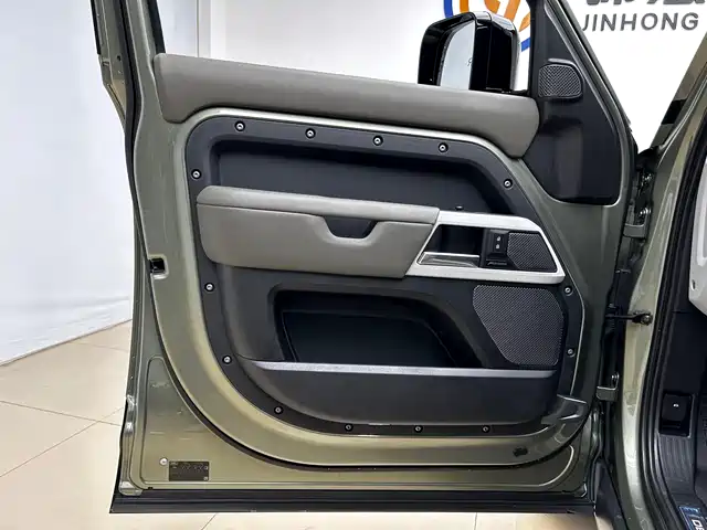 Land Rover Defender 2022 110 P400 X-DYNAMIC HSE — фото 4