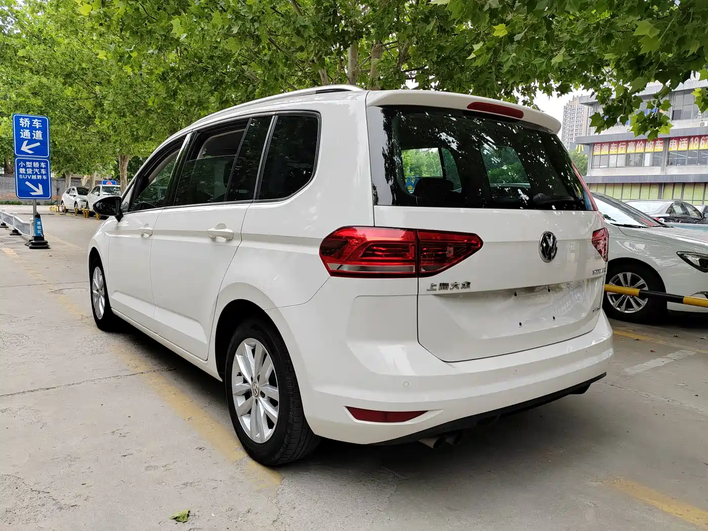 Volkswagen Touran 2016 Touran L 280TSI DSG Comfortline фото 6