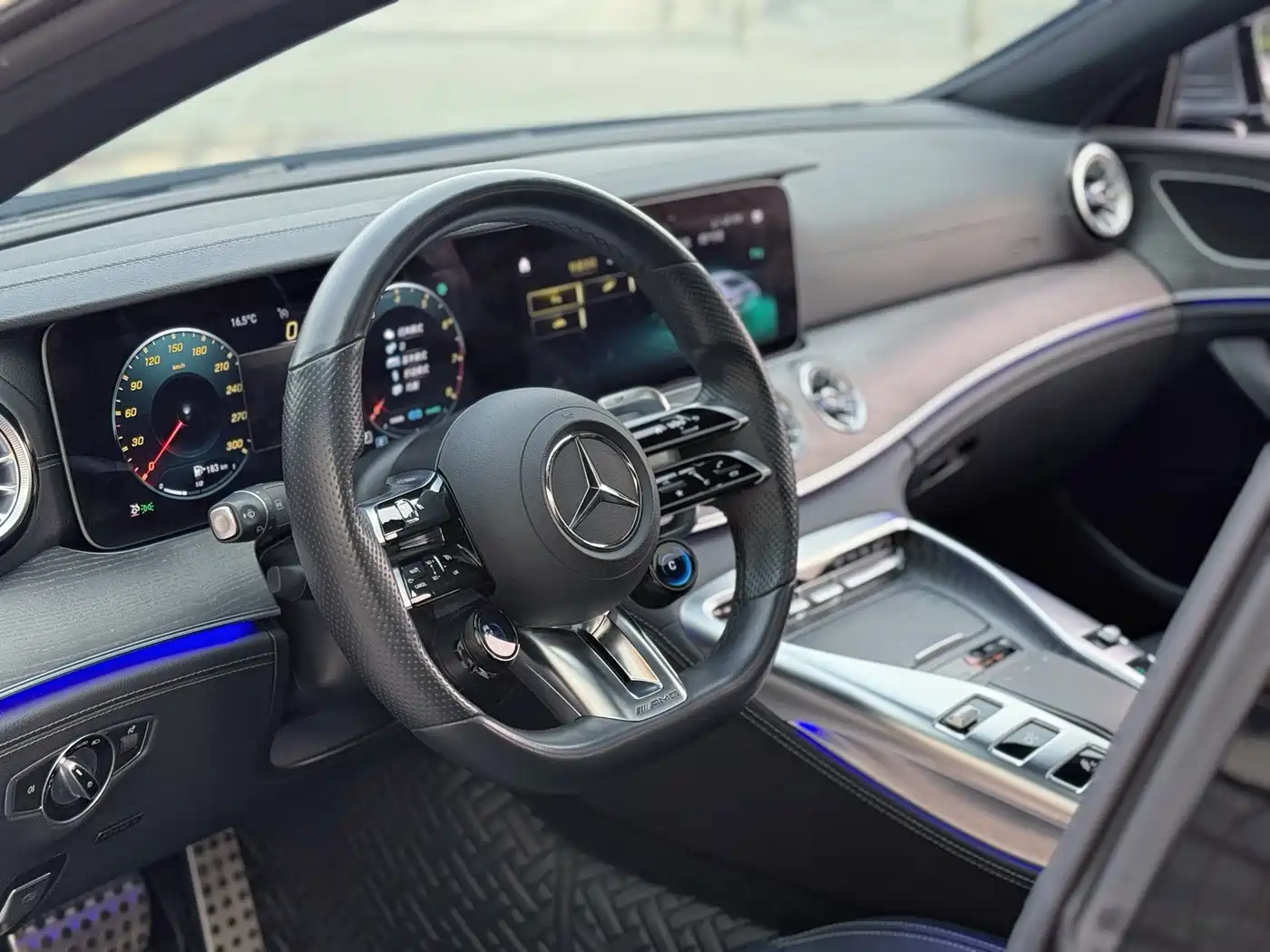 MERCEDES-BENZ AMG GT