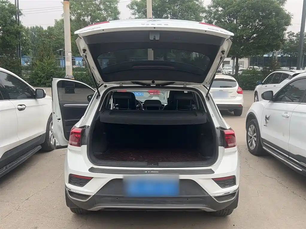 VOLKSWAGEN T-ROC EXPLORING SONGS