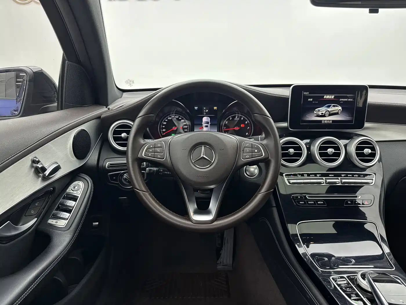 Mercedes-Benz GLC Coupe 2018 GLC 200 4MATIC Coupe SUV фото 13