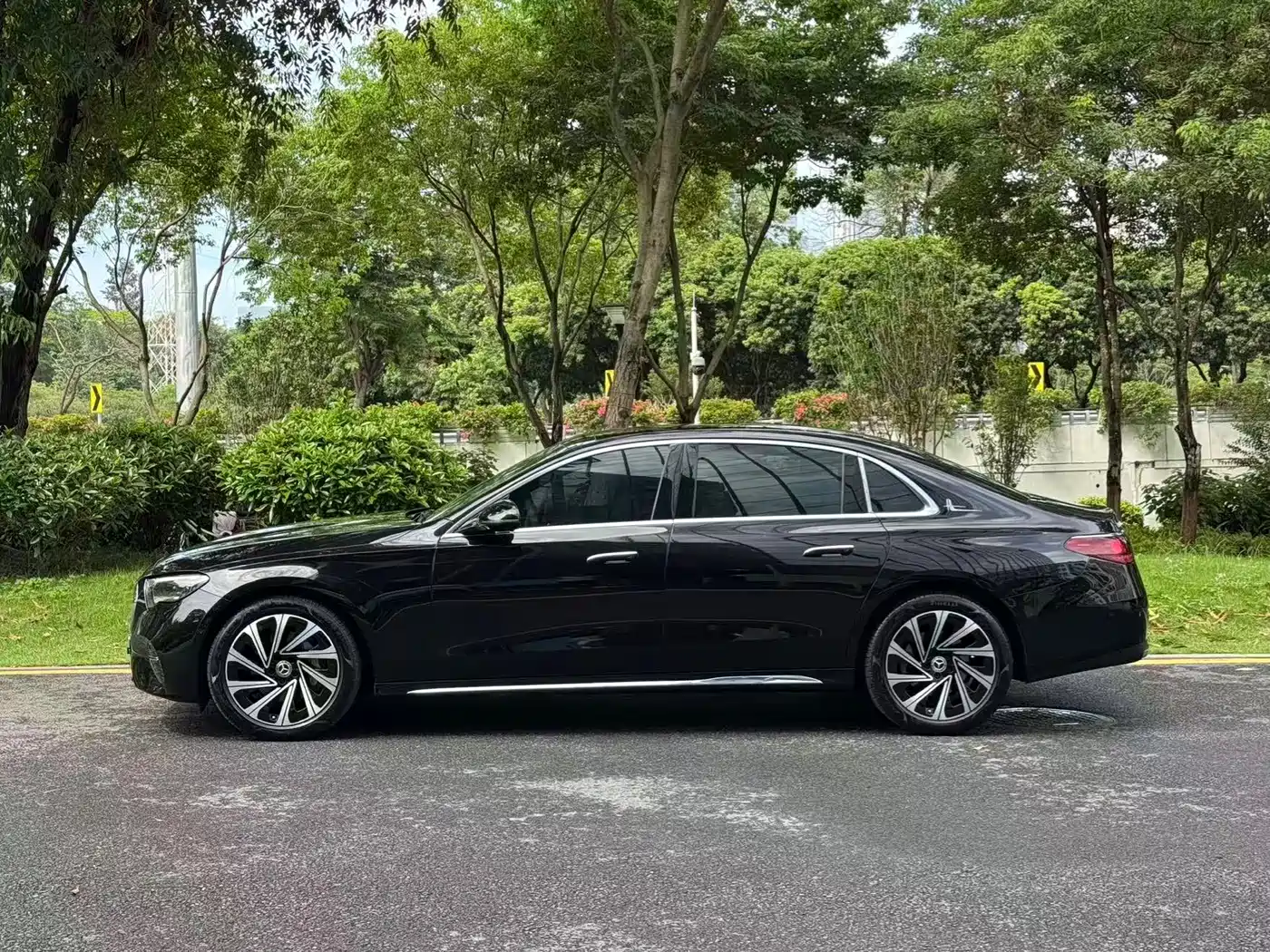 Mercedes-Benz E-Class 2024 Facelift E 300 L Luxury фото 5