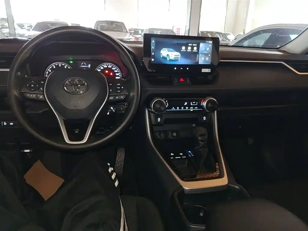 Toyota RAV4 Rongfang 2024 2.0L CVT FWD Urban Edition фото 10