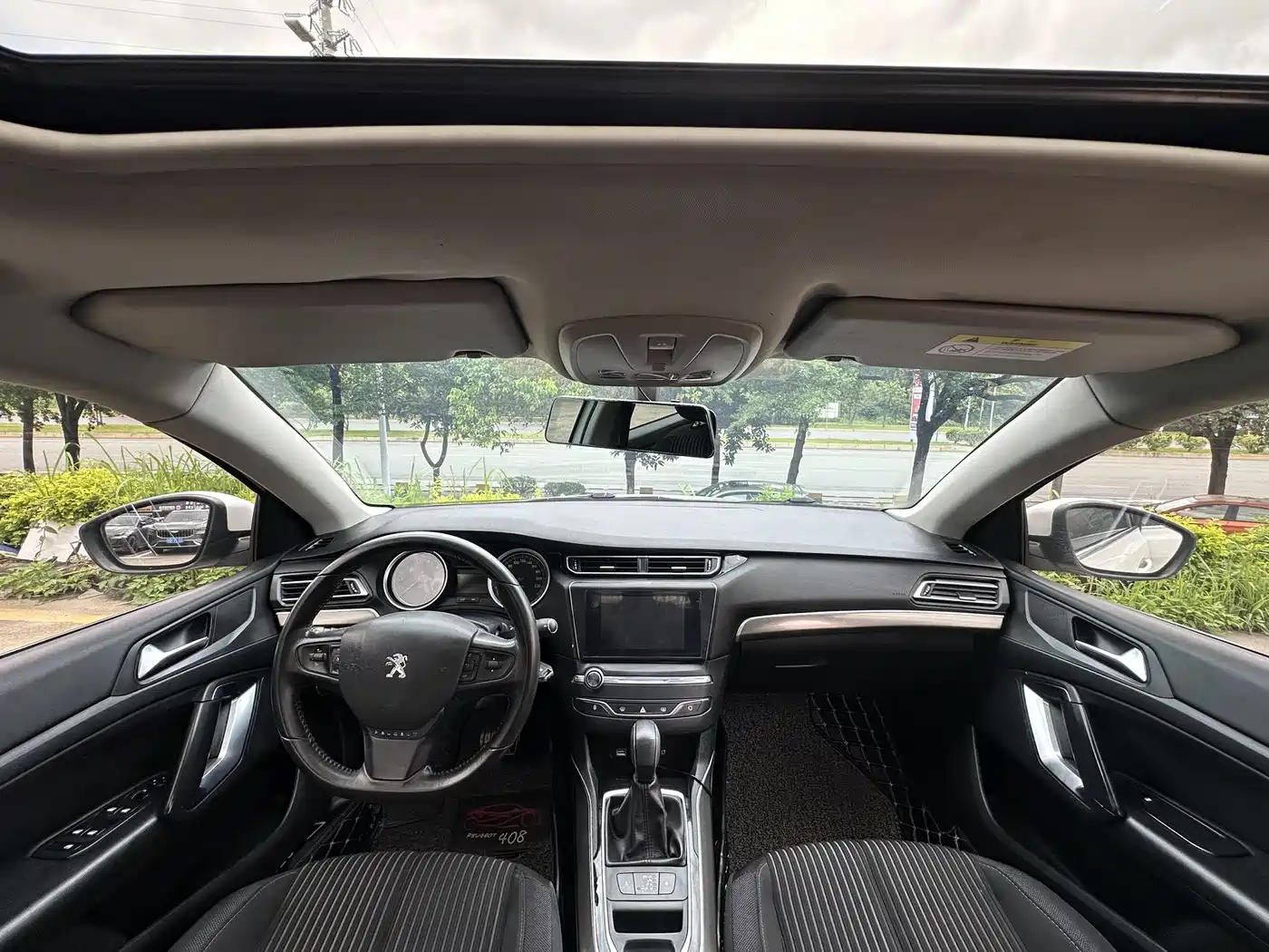 Peugeot 408 2016 1.6T Automatic Luxury Edition фото 5