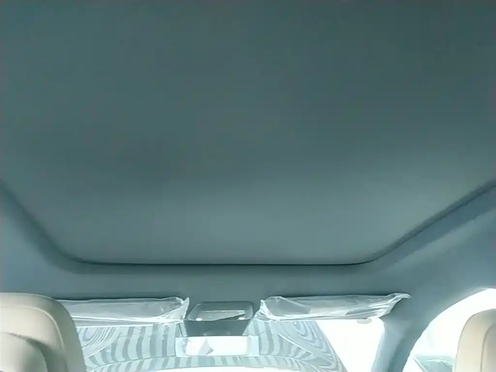 VOLVO XC70 PLUG-IN HYBRID