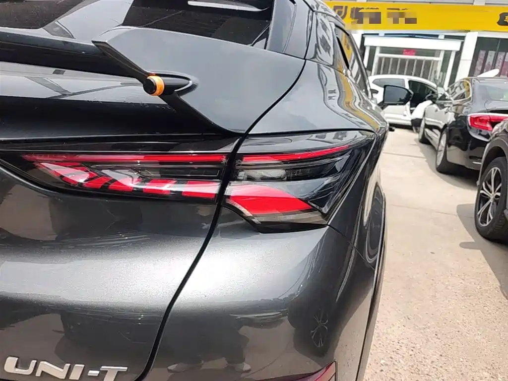 CHANGAN UNI-T
