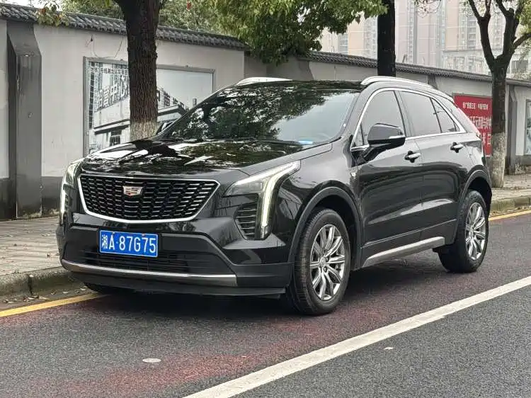 CADILLAC XT4