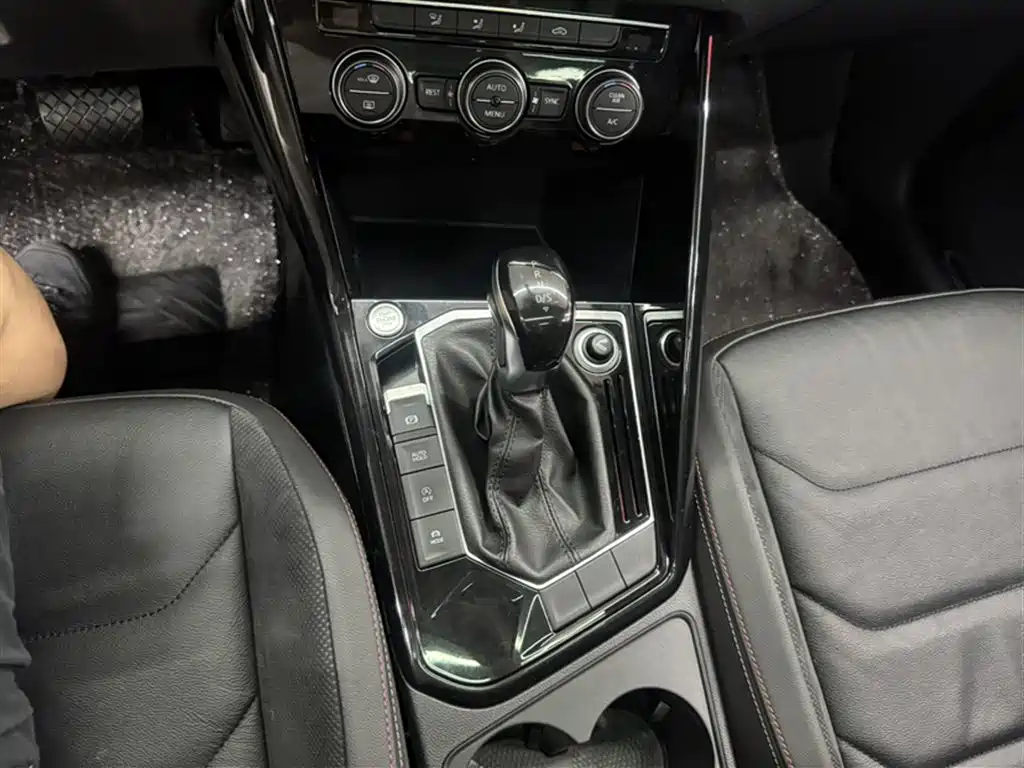 Volkswagen Tayron 2019 330TSI 2WD Luxury China VI фото 11