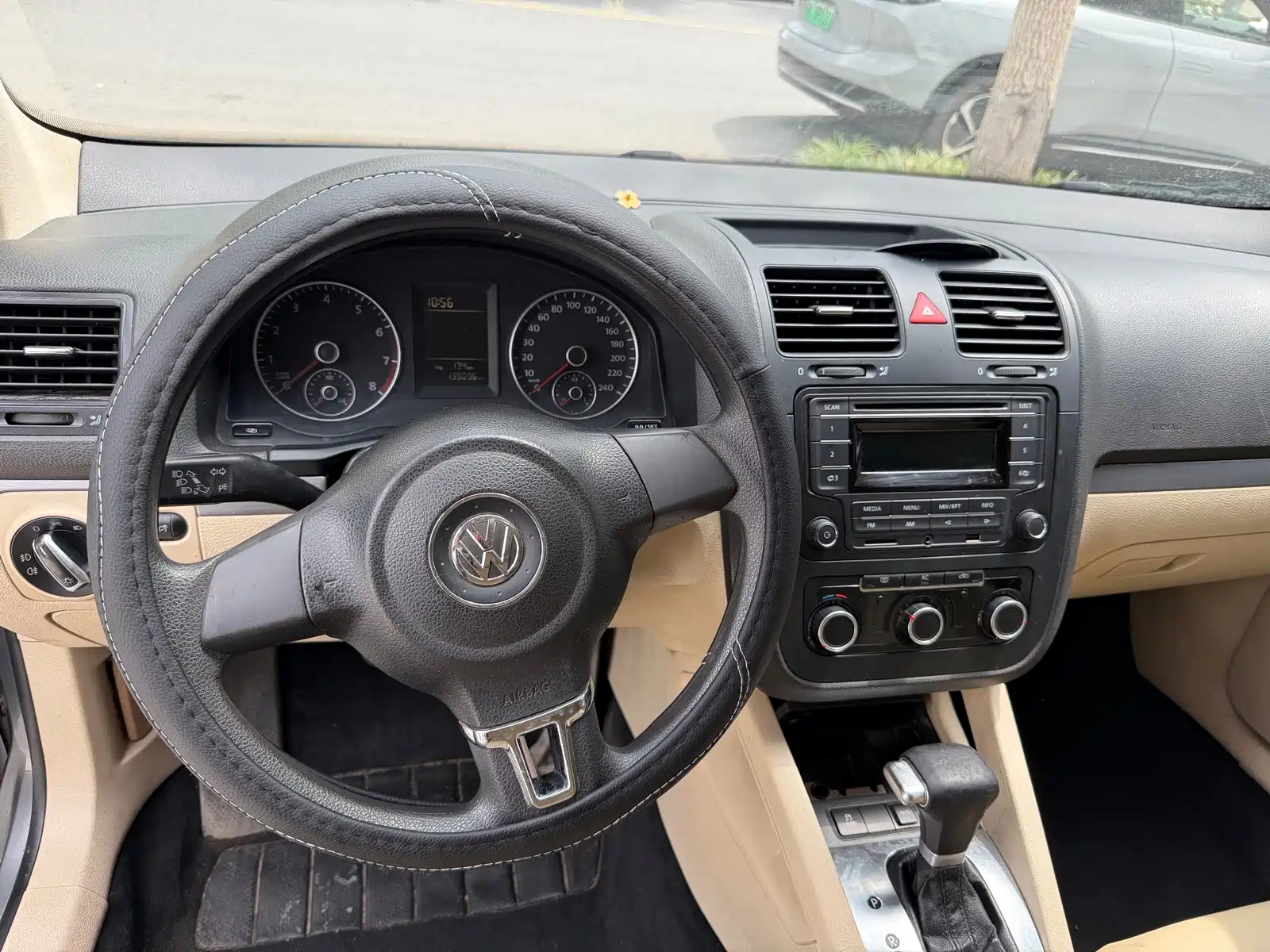 صورة 7 - Volkswagen Sagitar