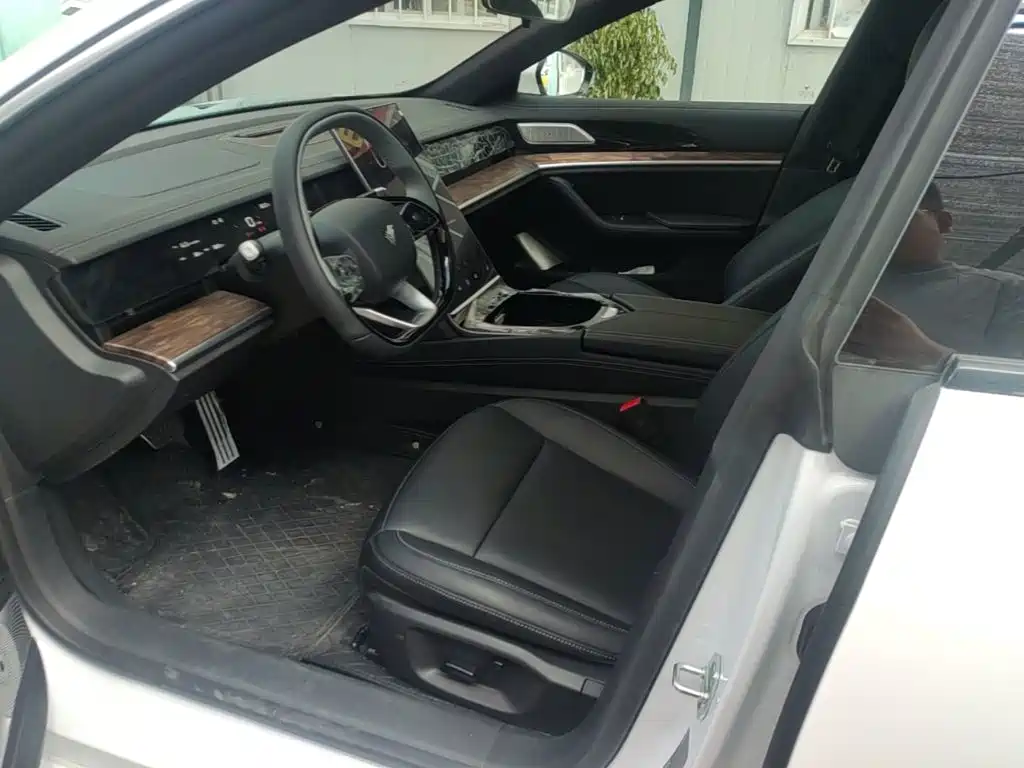 Nezha Auto Nezha S 2026 2024 Model Pure Electric 520km RWD Lite Edition