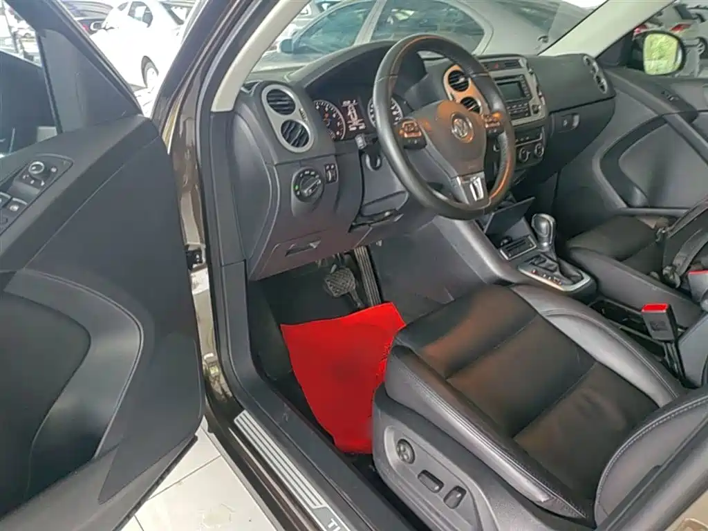 Volkswagen Tiguan 2015 1.8TSI Automatic 2WD Comfortline фото 16