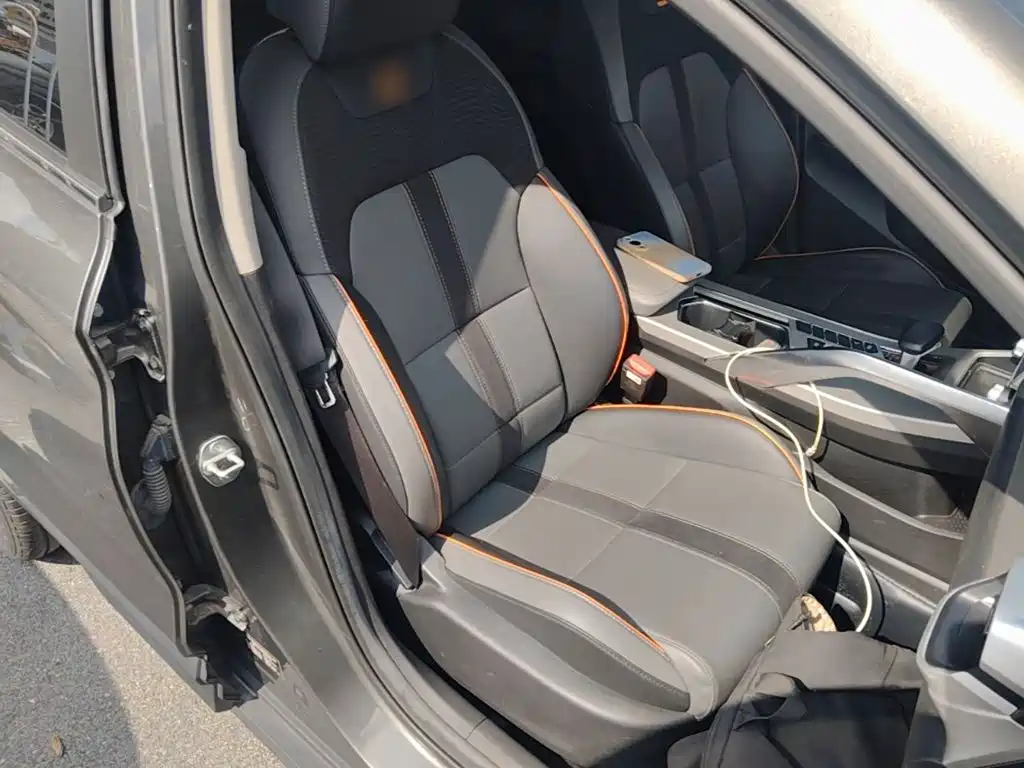 Photo 25 - Geely Coolray