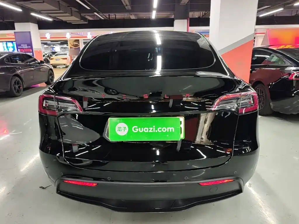 Фото 6 - Tesla Model Y