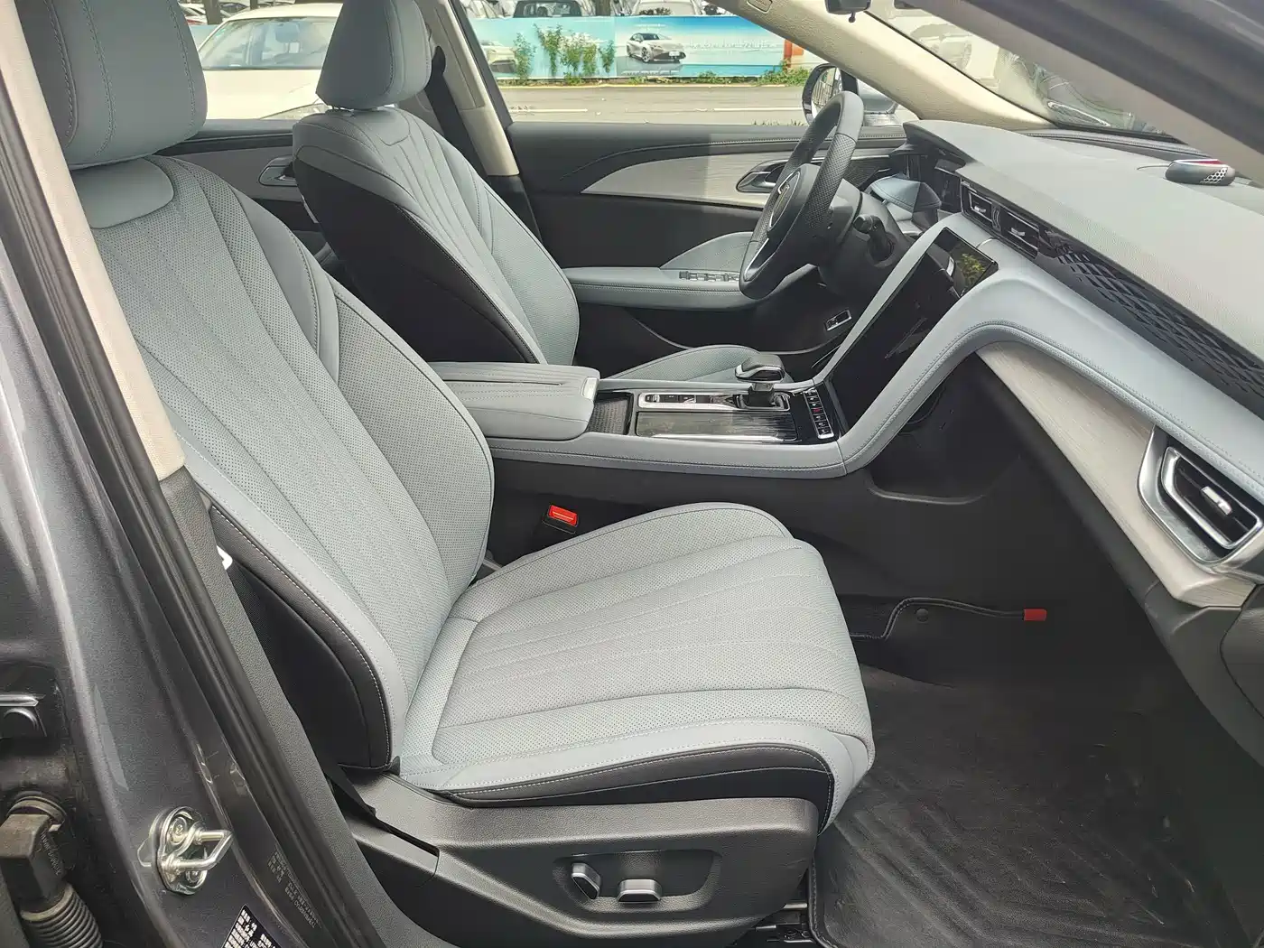 Hongqi H5 PHEV 2025 170 Super Hybrid Edition фото 25