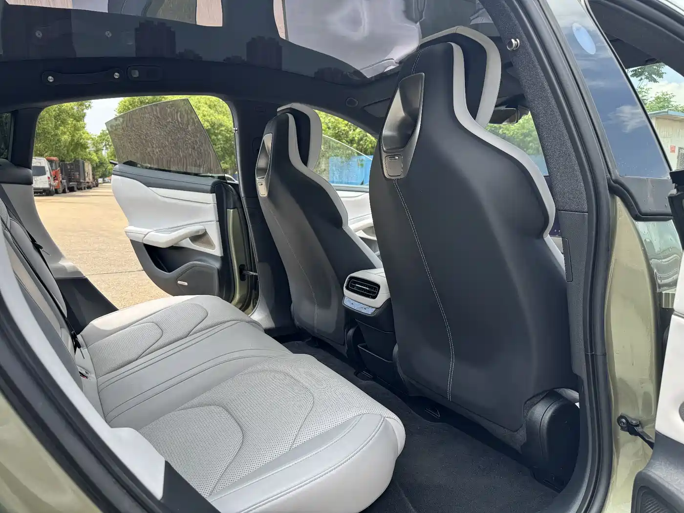 Xiaomi Auto Xiaomi SU7 2024 RWD Standard Founder's Edition фото 9