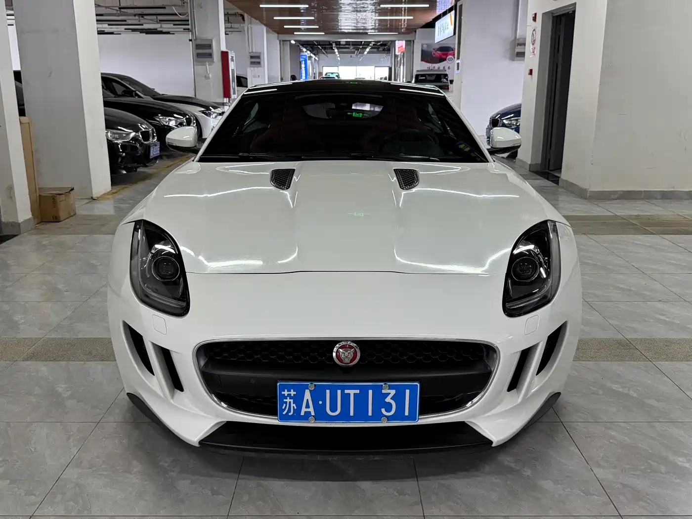 Фото 2 - Jaguar F-TYPE