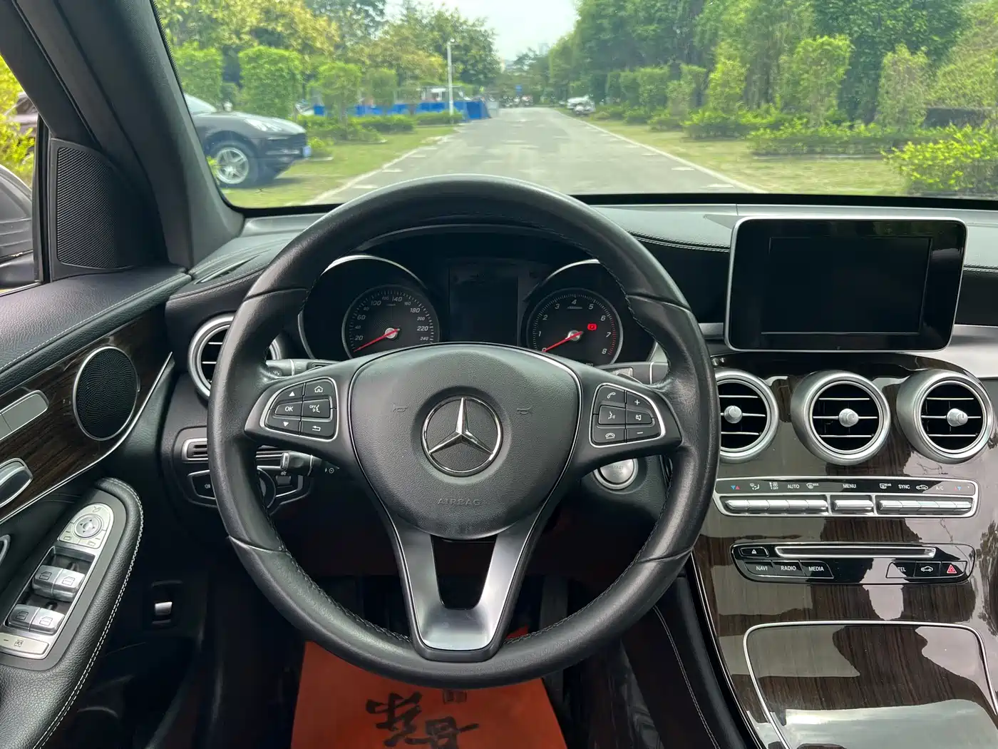 Mercedes-Benz GLC 2019 GLC 260 4MATIC Dynamic фото 9
