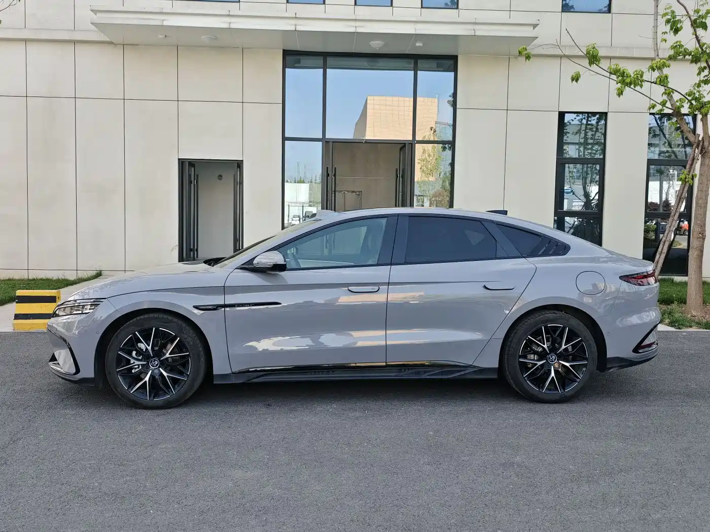 BYD Han 2025 DM-i Smart Driving Edition 125KM LiDAR Flagship фото 6