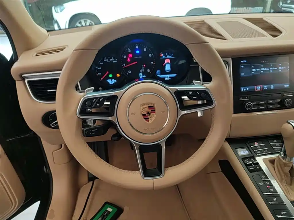 Porsche Macan 2017 Macan 2.0T фото 11