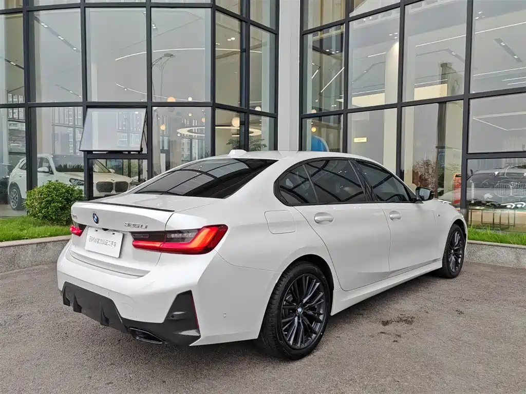 BMW 3 Series 2023 325Li M Sport Black Night Package фото 5