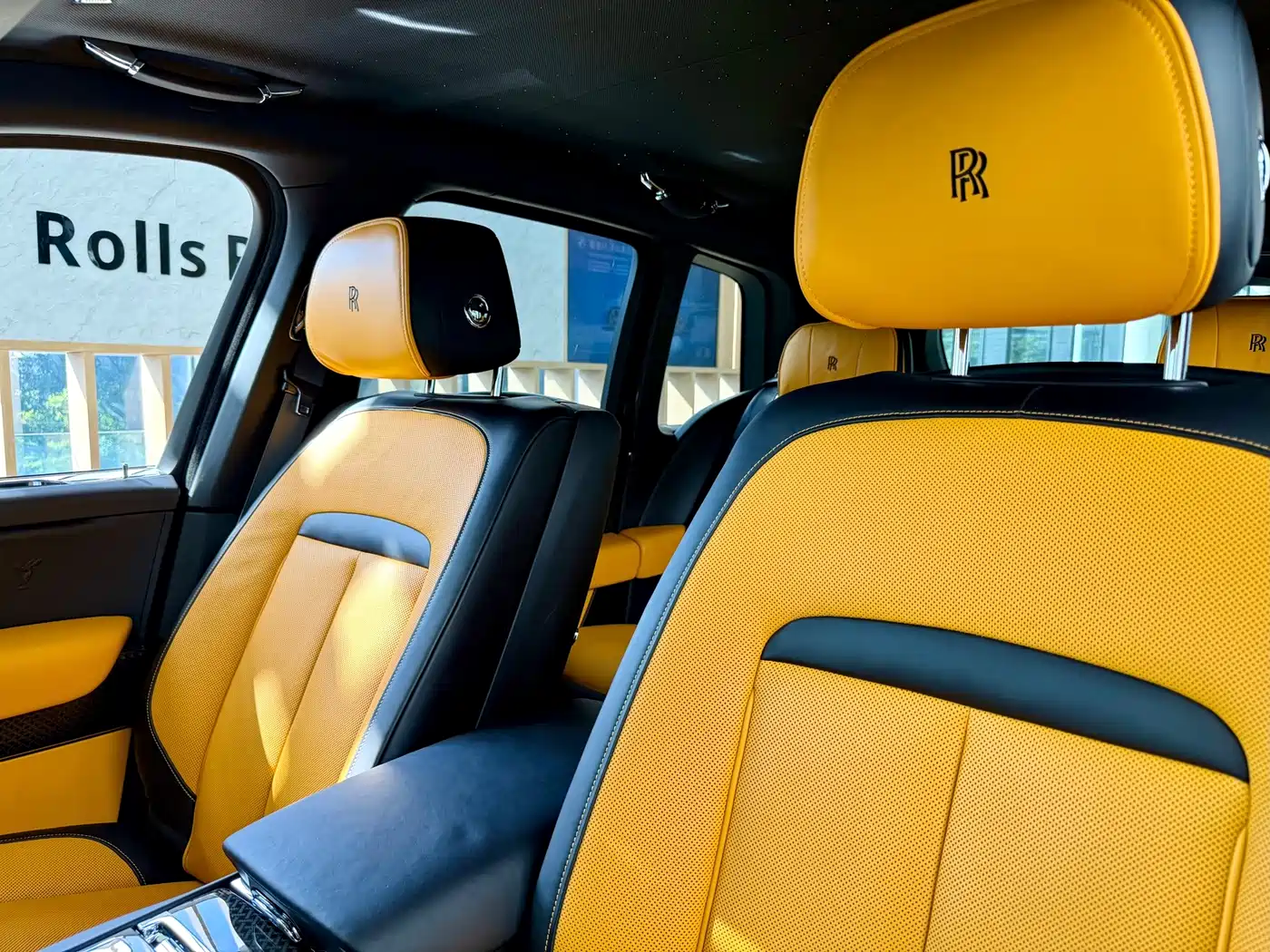 Rolls-Royce Cullinan 2021 2020 Black Badge