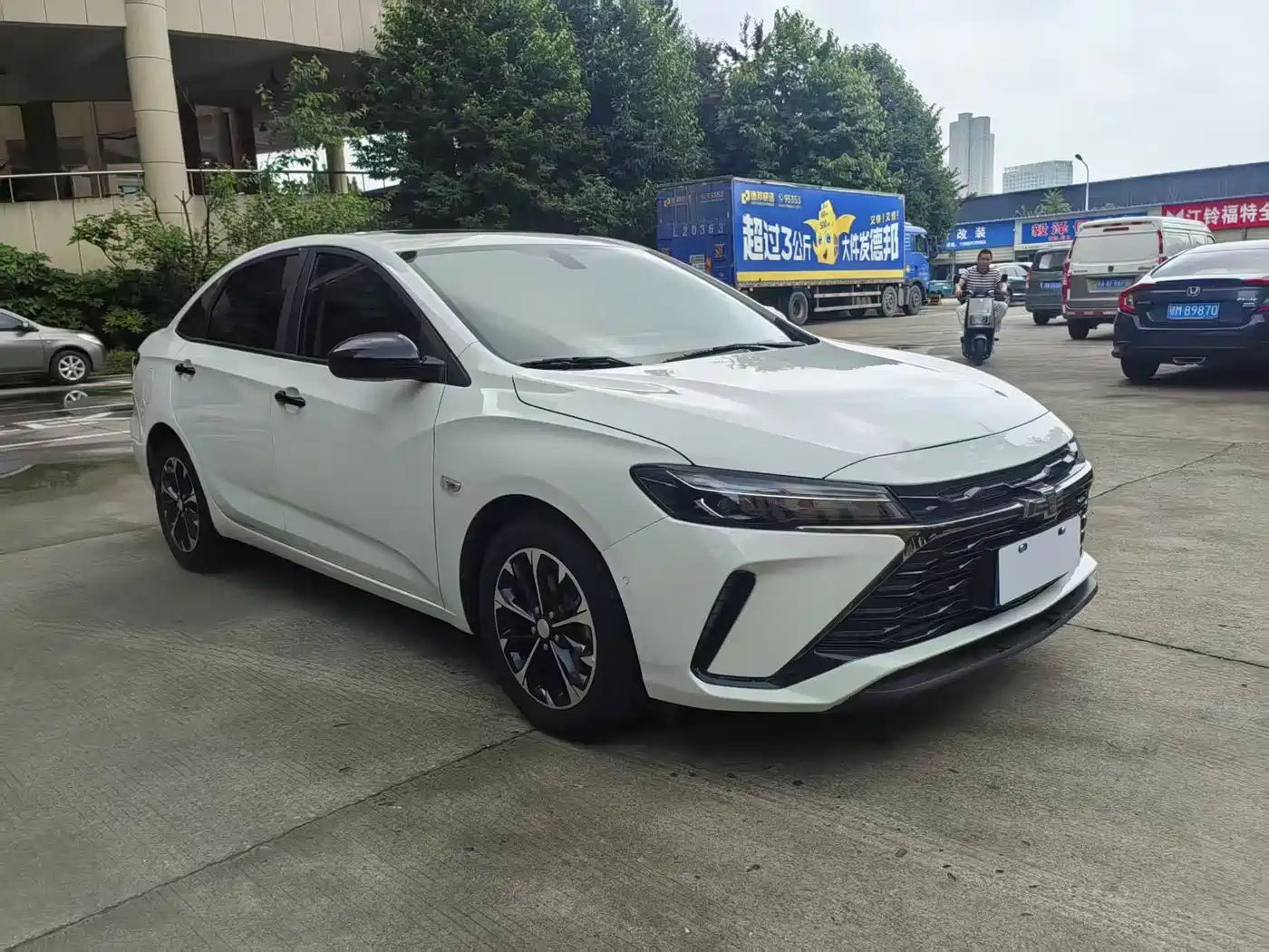 CHEVROLET CRUZE