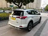 Фото 7 - Toyota RAV4