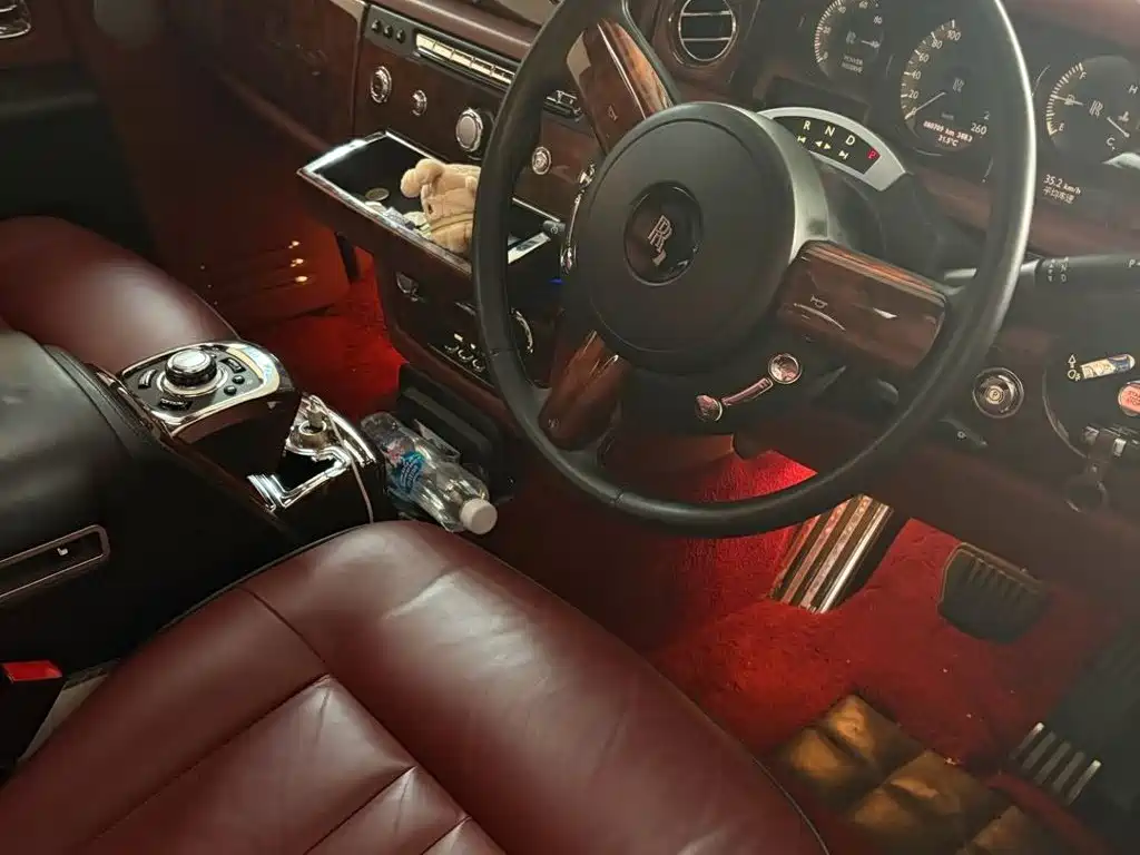 Фото 7 - Rolls-Royce Phantom
