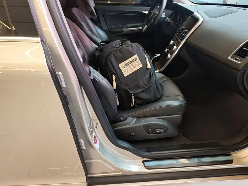 Фото 25 - Volvo XC60