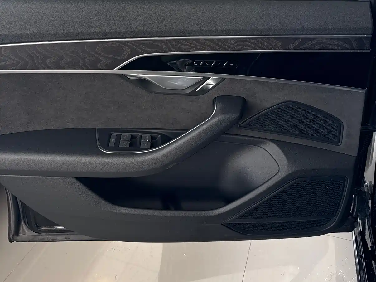 Audi A8 2021 A8L 50 TFSI quattro Luxury фото 10