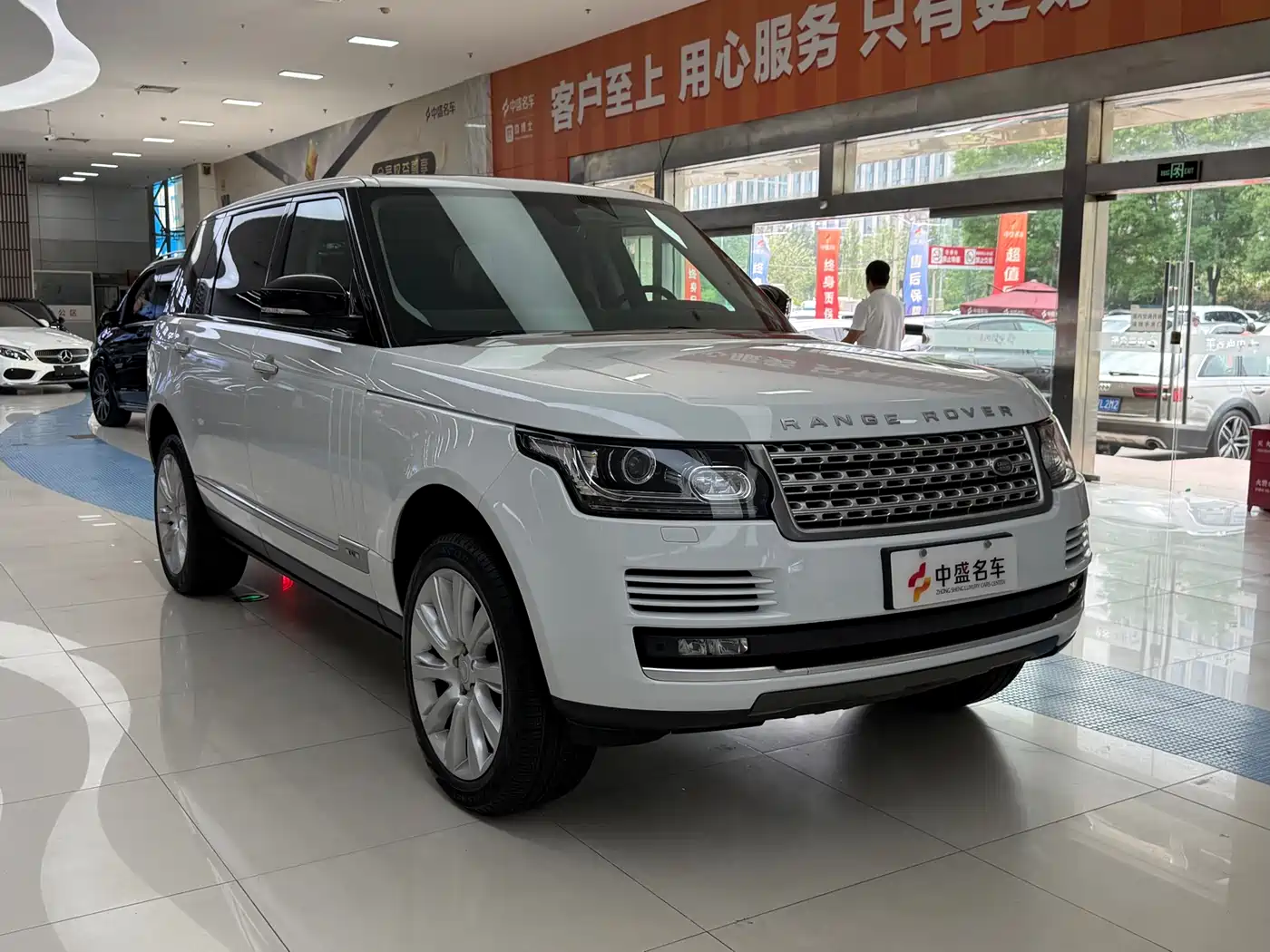 Land Rover Range Rover 2016 3.0 SC V6 Vogue LWB фото 3