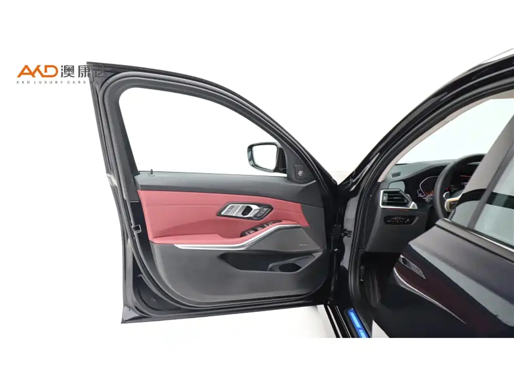 Photo 10 - BMW 3 Series